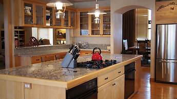 White Pines 5-Bedroom 5-Bath Luxury Home in Solamere Lower Deer Valley
