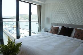 The Pier Hotel