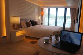 The Pier Hotel