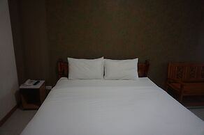 Wetsawat Place Hotel