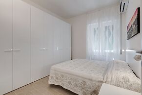 Trastevere White Apartment