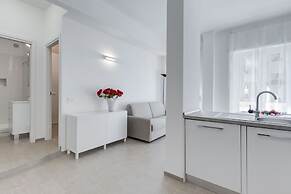 Trastevere White Apartment