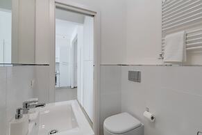 Trastevere White Apartment