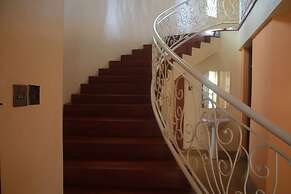 Racecourse Inn Hotel