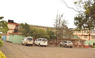 Racecourse Inn Hotel