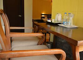 Kadkani Riverside Resort