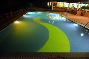 Kadkani Riverside Resort