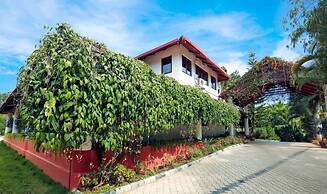 Kadkani Riverside Resort