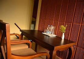 Kadkani Riverside Resort