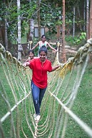 Kadkani Riverside Resort