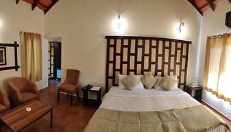 Kadkani Riverside Resort