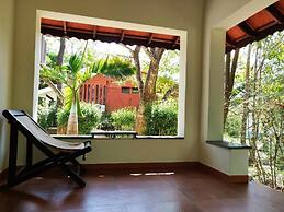 Kadkani Riverside Resort