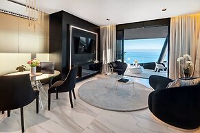 Posh Residence Luxury Suites