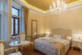 Central Square Heritage Hotel