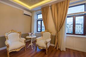 Central Square Heritage Hotel