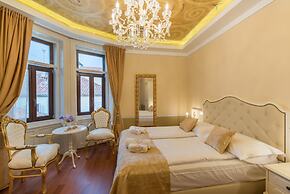 Central Square Heritage Hotel