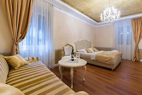 Central Square Heritage Hotel