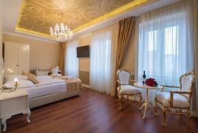 Central Square Heritage Hotel