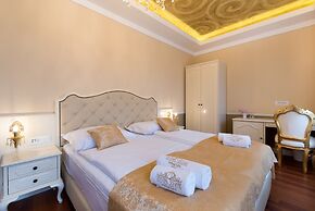 Central Square Heritage Hotel