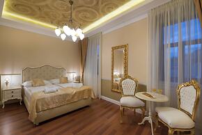 Central Square Heritage Hotel