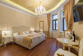 Central Square Heritage Hotel