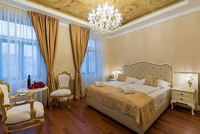 Central Square Heritage Hotel