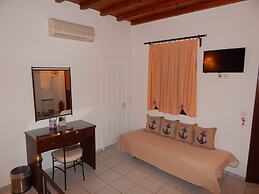 Tinos Suites & Apartments