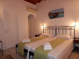 Tinos Suites & Apartments
