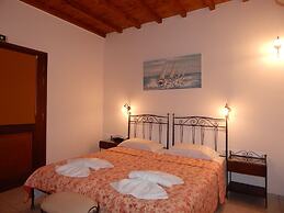Tinos Suites & Apartments