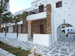Tinos Suites & Apartments