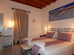 Tinos Suites & Apartments