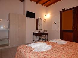 Tinos Suites & Apartments