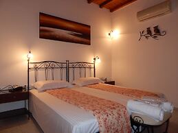 Tinos Suites & Apartments