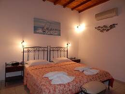 Tinos Suites & Apartments