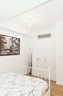 2Rooms Perfect Location  1Min to  Beach