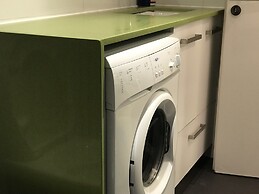 2Rooms Perfect Location  1Min to  Beach