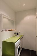 2Rooms Perfect Location  1Min to  Beach