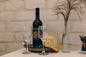 2Rooms Perfect Location  1Min to  Beach