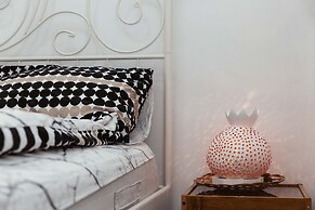 2Rooms Perfect Location  1Min to  Beach