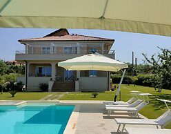 Villa Lauro Luxury B&B