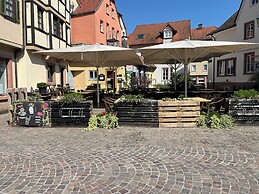 La Flamme Wertheim Garni