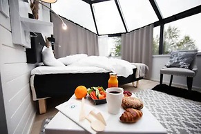 Santa's Igloos Arctic Circle