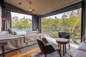 Santa's Hotel Rakka
