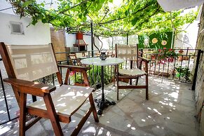 Famelia Studios Lampiris