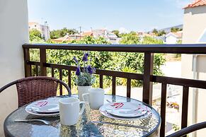 Famelia Studios Lampiris