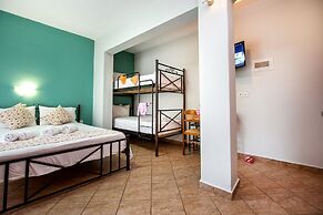 Famelia Studios Lampiris