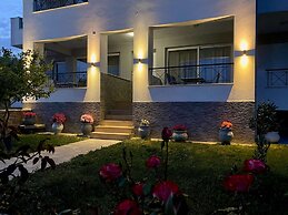 Eirini & Manolis Apartments