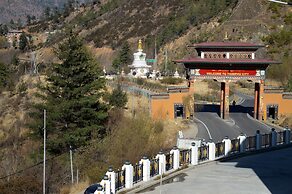 Bhutan Silverpine Resort