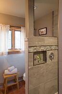 Gothic Eves Inn and Spa Bed and Breakfast