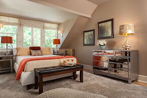 Gothic Eves Inn and Spa Bed and Breakfast